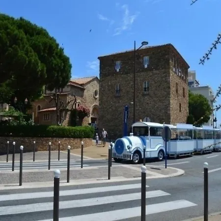 Les Pins Ensoleilles 1